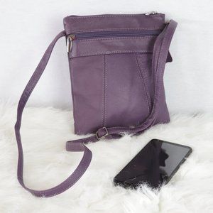 NWOT Unbranded Leather Crossbody Pouch Style Bag